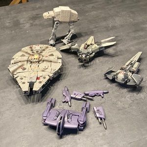 Star Wars Transformers. Sold as is, missing some pieces.